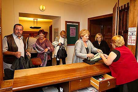 J.B.P.Moliére: Scapinova šibalství - MD Mladá Boleslav, slavnostní představení k výročí 20 let Městského divadla Český Krumlov 19.9.2013, foto: Lubor Mrázek