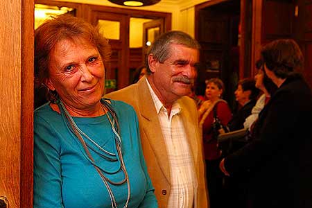 Geraldine Aron: Můj báječný rozvod - Eliška Balzerová, slavnostní představení k výročí 20 let Městského divadla Český Krumlov 20.9.2013, foto: Lubor Mrázek