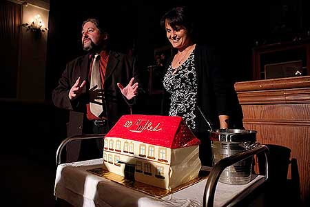 Geraldine Aron: Můj báječný rozvod - Eliška Balzerová, slavnostní představení k výročí 20 let Městského divadla Český Krumlov 20.9.2013, foto: Lubor Mrázek
