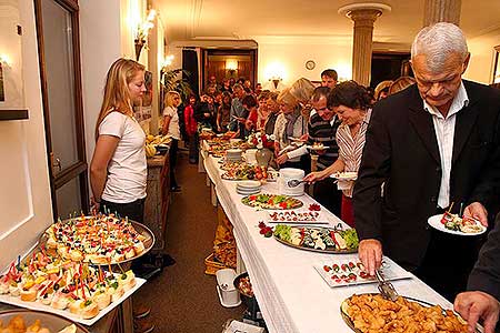 Geraldine Aron: Můj báječný rozvod - Eliška Balzerová, slavnostní představení k výročí 20 let Městského divadla Český Krumlov 20.9.2013, foto: Lubor Mrázek (29/44)