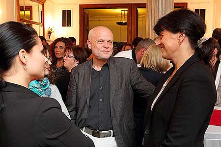 Geraldine Aron: Můj báječný rozvod - Eliška Balzerová, slavnostní představení k výročí 20 let Městského divadla Český Krumlov 20.9.2013, foto: Lubor Mrázek