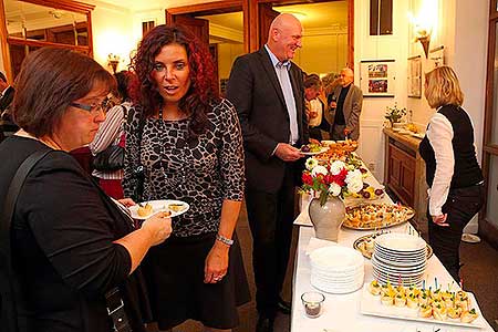 Geraldine Aron: Můj báječný rozvod - Eliška Balzerová, slavnostní představení k výročí 20 let Městského divadla Český Krumlov 20.9.2013, foto: Lubor Mrázek