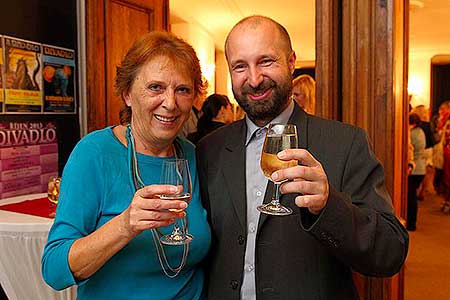 Geraldine Aron: Můj báječný rozvod - Eliška Balzerová, slavnostní představení k výročí 20 let Městského divadla Český Krumlov 20.9.2013, foto: Lubor Mrázek