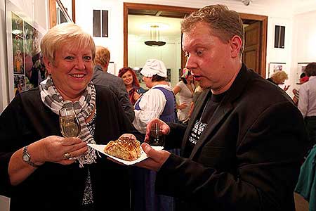František Zborník: Dvojí pravda o&nbsp;Vilémovi z&nbsp;Rožmberka - Divadelní klub Českokrumlovská scéna, slavnostní představení k&nbsp;výročí 20 let Městského divadla Český Krumlov 21.9.2013, foto: Lubor Mrázek (84/124)