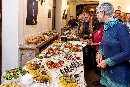 Slavnostní představení k výročí 30 let Městského divadla Český Krumlov, Pan Halpern a pan Johnson, divadlo UNGELT Praha, 6. prosince 2023, foto: Lubor Mrázek (37/56)